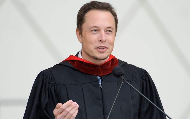 Nhờ tỉ phú Elon Musk chấm điểm, bài luận bán được gần 8.000 USD khi đấu giá