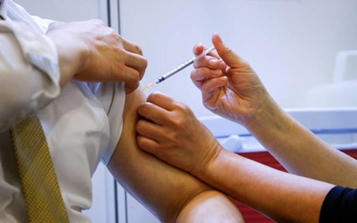 Chuyên gia Hồng Kông khuyến cáo tiêm vắc xin ở đùi để giảm nguy cơ tim mạch