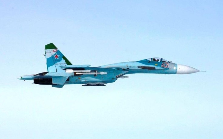 Su-27 Nga 'nghênh đón' máy bay quân sự Pháp, Mỹ tại biển Đen