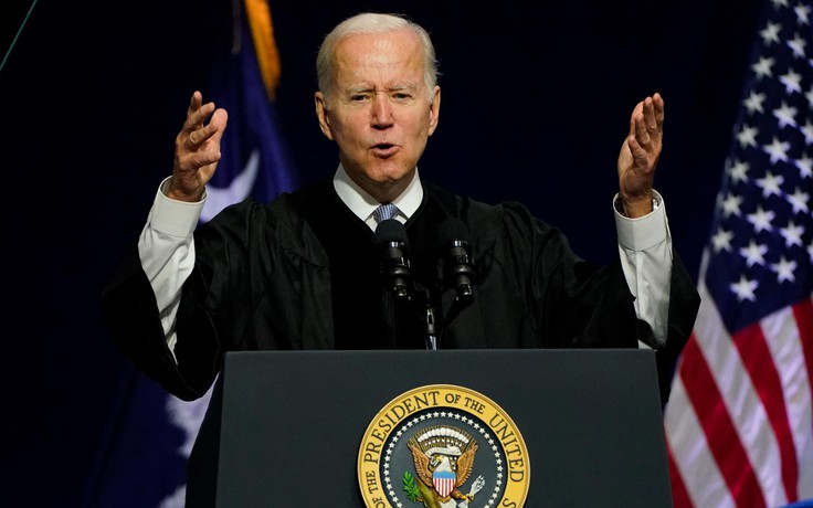 Ông Biden lại để bà Harris làm 'tổng thống'