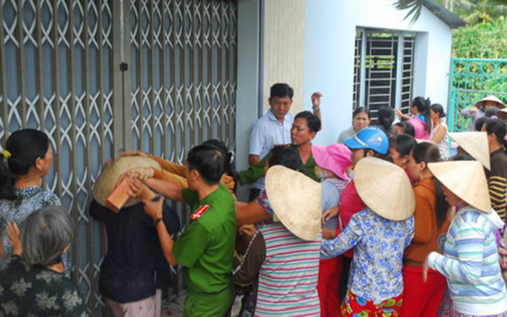 Tiệm vàng tuyên bố vỡ nợ, 80 người 'gửi tiết kiệm' khó đòi lại 30 tỉ đồng?