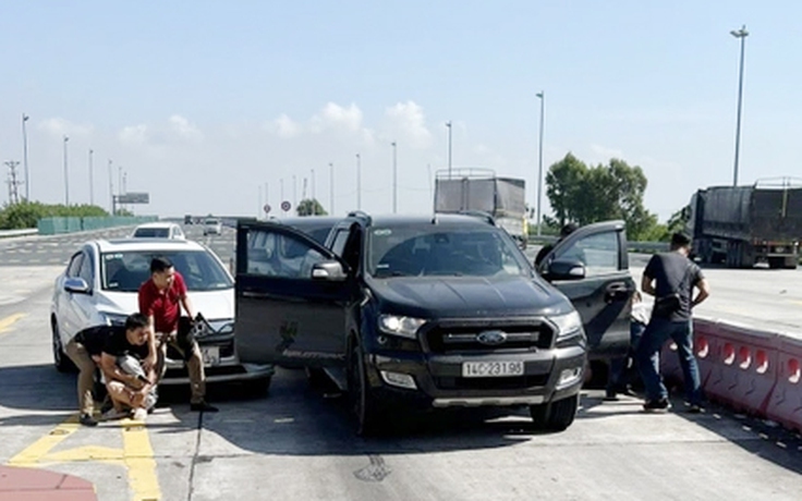 Công an nổ súng bắt nhóm vận chuyển ma túy trên cao tốc Hải Phòng - Hạ Long