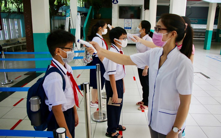 Đi học trở lại: 'Con nhớ các bạn và chắc các bạn cũng nhớ con'