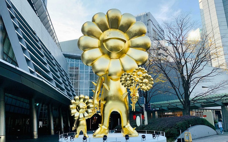 Nghệ sĩ Nhật tạc tượng mạ vàng cao 10m giữa dịch Covid-19
