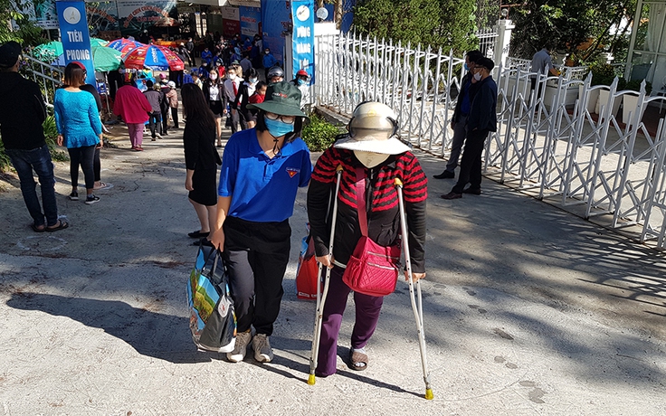 'Siêu thị 0 đồng' hỗ trợ người dân trong dịch Covid-19 trên phố núi