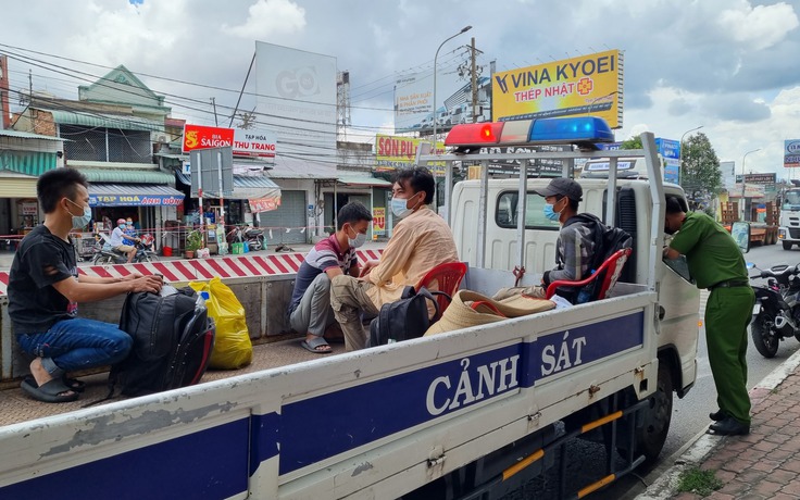 Người lang thang cơ nhỡ được lo ăn 80.000 đồng/ngày: 'Không còn ngủ gầm cầu. Khỏe ra!'