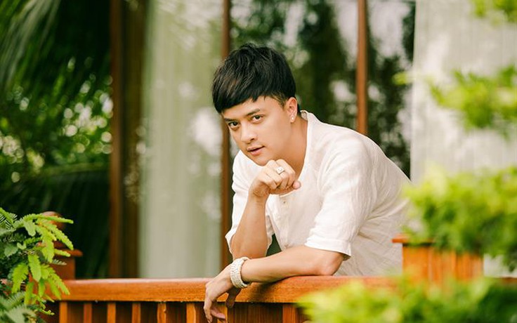 Cao Thái Sơn: 'Không còn hơn thua, lo hát kiếm tiền, mua nhà tiền tỉ tặng mẹ'