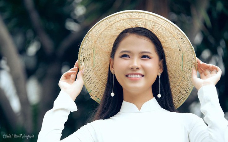 Nữ sinh viên có mái tóc dài gần 1m dự thi Hoa hậu Việt Nam 2020