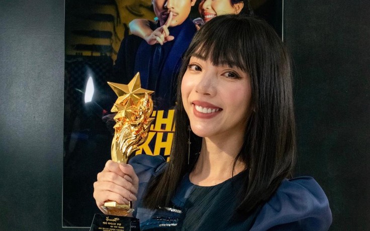 Thu Trang nhận giải 'Nữ nghệ sĩ Quốc tế xuất sắc' ở World Star Awards Hàn Quốc