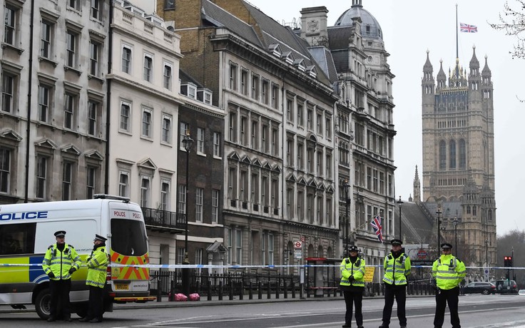 Vụ tấn công London: IS nhận trách nhiệm, nghi phạm từng bị theo dõi