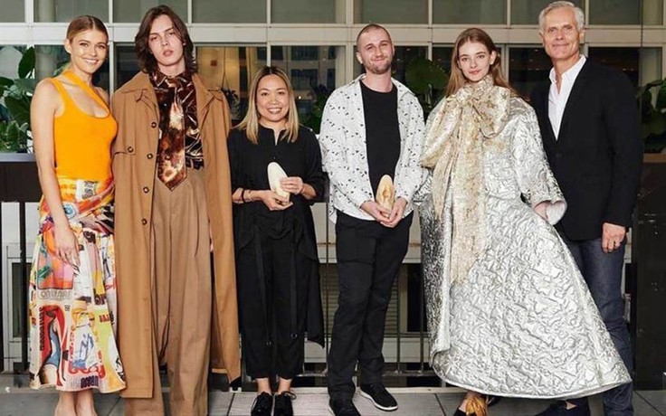 Nhà thiết kế gốc Việt: Từ may áo búp bê đến chinh phục giải thưởng thời trang Úc