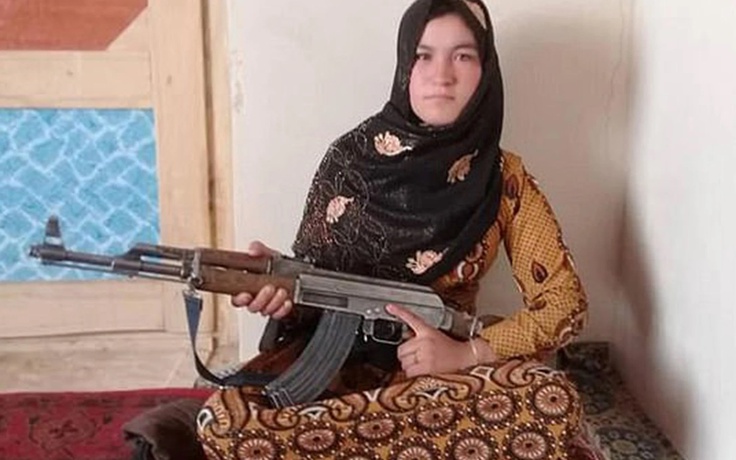 Thiếu nữ Afghanistan bắn chết 3 tay súng Taliban sau khi cha mẹ bị sát hại