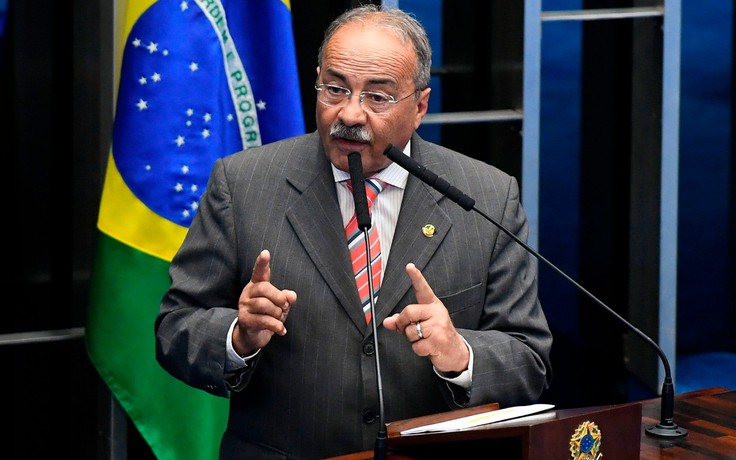 Bị nghi rút ruột quỹ phòng chống dịch Covid-19, bạn tổng thống Brazil phải từ chức