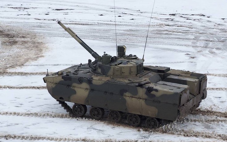 Thiết giáp BMD-4 của Nga vô tình bắn trúng trung tâm mua sắm
