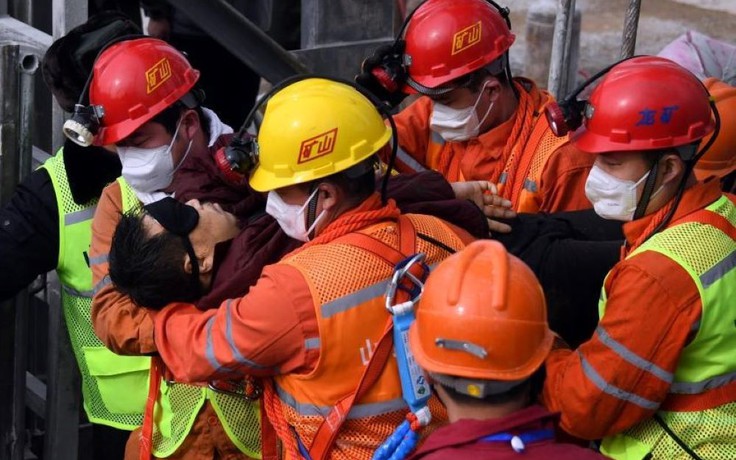 11 thợ mỏ Trung Quốc được cứu sống sau 14 ngày mắc kẹt dưới lòng đất