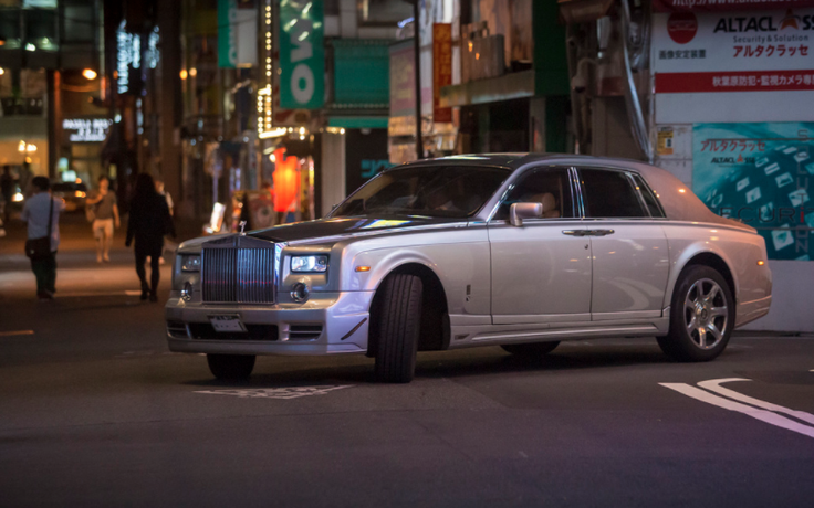 Rolls-Royce Phantom 'độ' động cơ Toyota cực mạnh