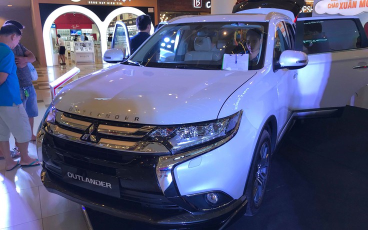 Chưa ra mắt, Mitsubishi Outlander đã bày bán ra thị trường Việt