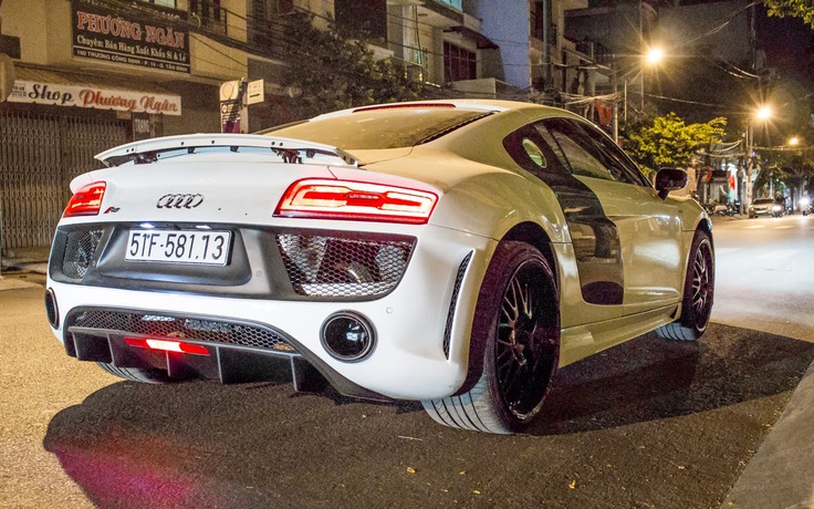 Audi R8 độ phong cách Regula Tuning tại TP.HCM