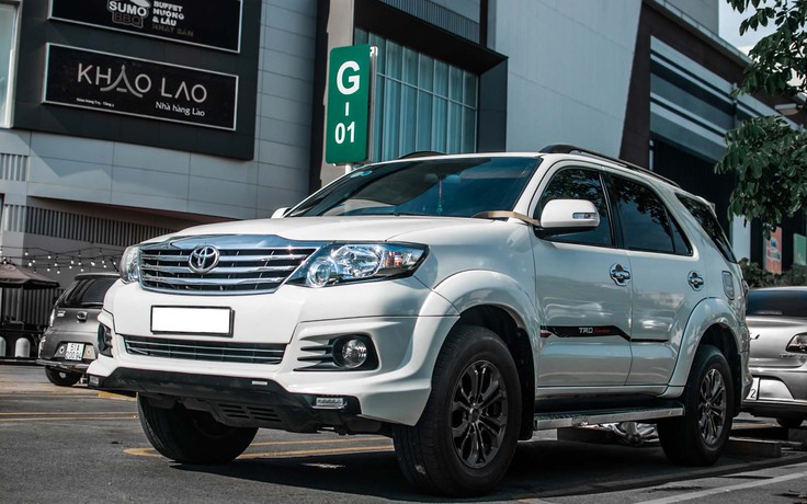 Toyota Fortuner nâng cấp sang trọng từ 7 chỗ thành 4 chỗ