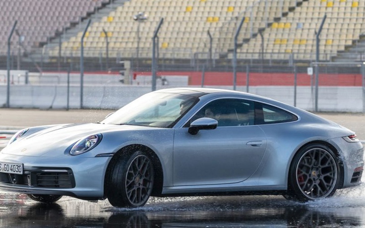 Porsche 911 sắp về Việt Nam có thêm chế độ lái đường trơn ướt