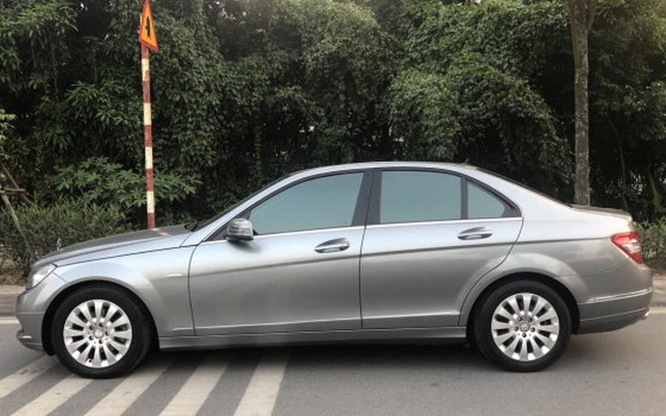 Mercedes C200 sau 10 năm sử dụng có giá ngang VinFast Fadil