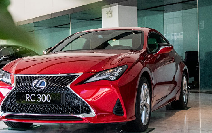 Xe 'dân chơi' Lexus RC 300 giá hơn 3 tỉ đồng tại Việt Nam