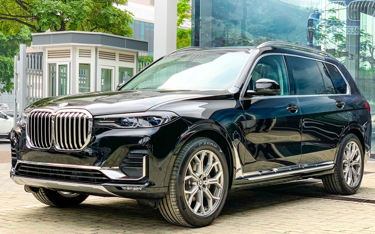 BMW X7 giảm giá lên tới 350 triệu tại Việt Nam