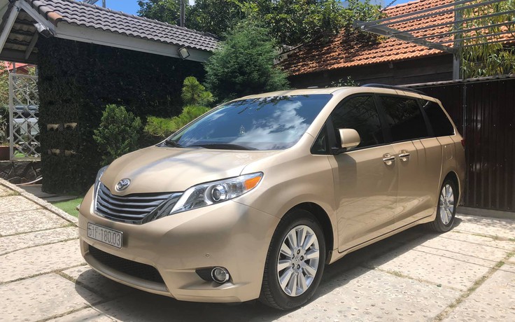 Toyota Sienna 10 năm tuổi giá vẫn cao hơn Kia Sedona mới