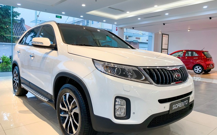 Kia Sorento giảm giá 100 triệu đồng xả hàng tồn