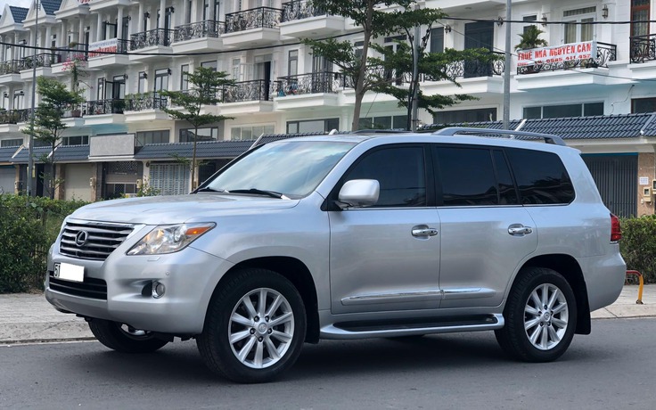 Lexus LX570 10 năm tuổi vẫn có giá ngang căn hộ Sài Gòn