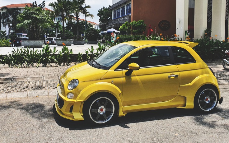 Fiat 500 độ thể thao phong cách Wide-Body ở Sài Gòn