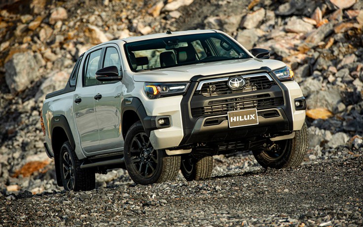Tăng giá 35 triệu đồng, Toyota Hilux 2020 có hấp dẫn hơn Ford Ranger?