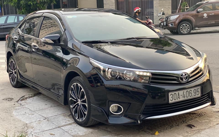 Toyota Corolla Altis 2.0V giá ngang Hyundai Elantra sau 6 năm sử dụng