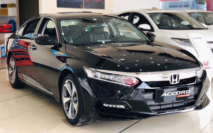 Honda Accord giảm giá 150 triệu đồng xả hàng tồn