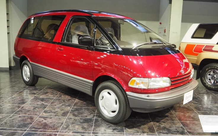 Ngắm Toyota Previa 1993 trông như xe mới chưa lăn bánh