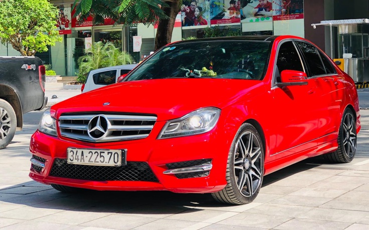 Có nên mua Mercedes C300 AMG Plus 7 năm tuổi nhưng nhiều 'đồ chơi'?