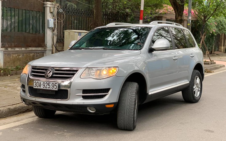 Volkswagen Touareg cũ giá ngang KIA Soluto mới tại Việt Nam