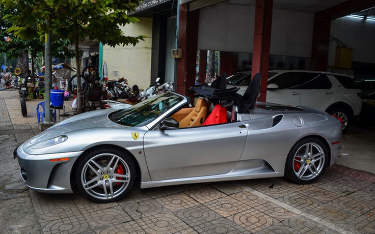 Siêu xe 10 năm tuổi Ferrari F430 Spider cực hiếm tại Việt Nam