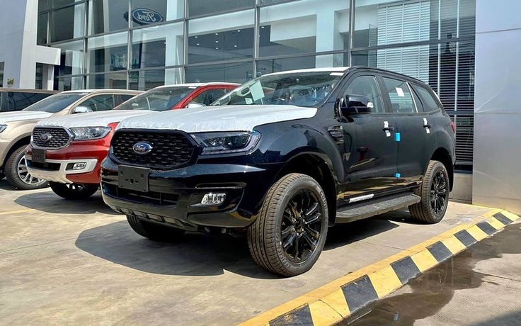 Ford Everest Sport 2021 mới ra mắt đã giảm giá