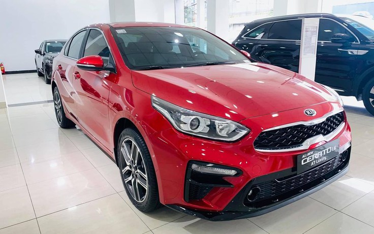 KIA Cerato giảm giá kỷ lục, rẻ hơn xe hạng B