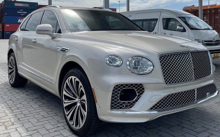 Bentley Bentayga V8 2021 về Việt Nam, giá hơn 12 tỉ đồng