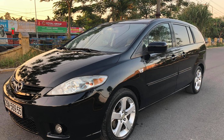 Mazda5 giống KIA Rondo tại Việt Nam