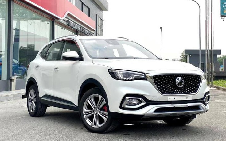 MG HS 2.0 giảm giá 'khủng', rẻ ngang Hyundai KONA