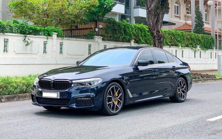 BMW 520i 3 năm tuổi giá rẻ hơn Mercedes E180 mới