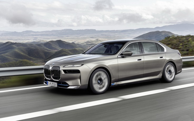 BMW 7-Series thế hệ mới gây tranh cãi vì ngoại hình 'hao hao' xe VinFast