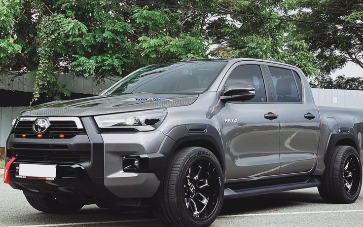 Toyota Hilux hạ gầm, hiếm gặp tại Việt Nam