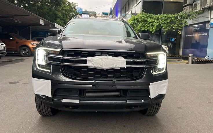 Khách mua Ford Everest 2023 tại Việt Nam lo ngại bị đội giá