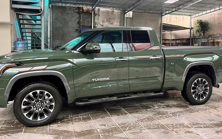 Soi chi tiết Toyota Tundra Limited 2022 đầu tiên về Việt Nam