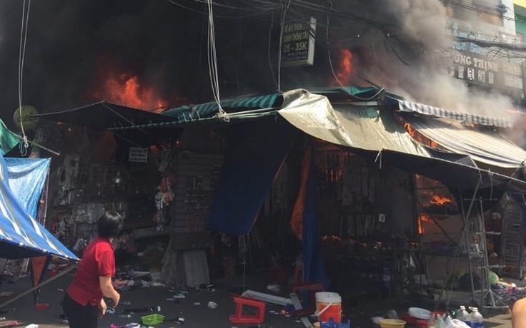 TP.HCM: Cháy lớn tại khu vực chợ Hạnh Thông Tây, Gò Vấp