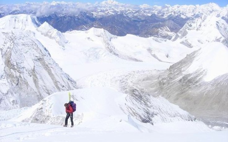 ‘Khuất phục tử thần’ trên Everest và hành trình chinh phục 7 đỉnh núi cao thế giới